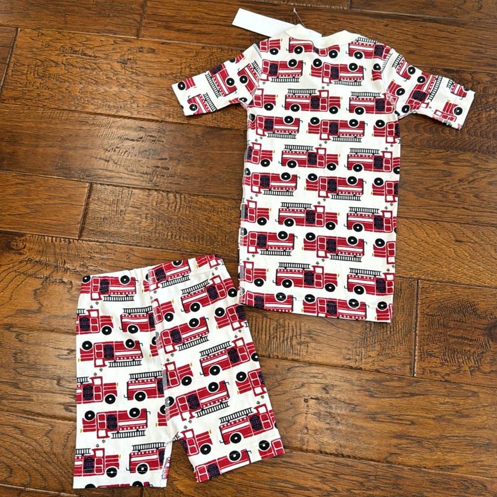 NWT Hanna Andersson Firetruck short john pajamas size 120 (6-7) - Picture 3 of 3